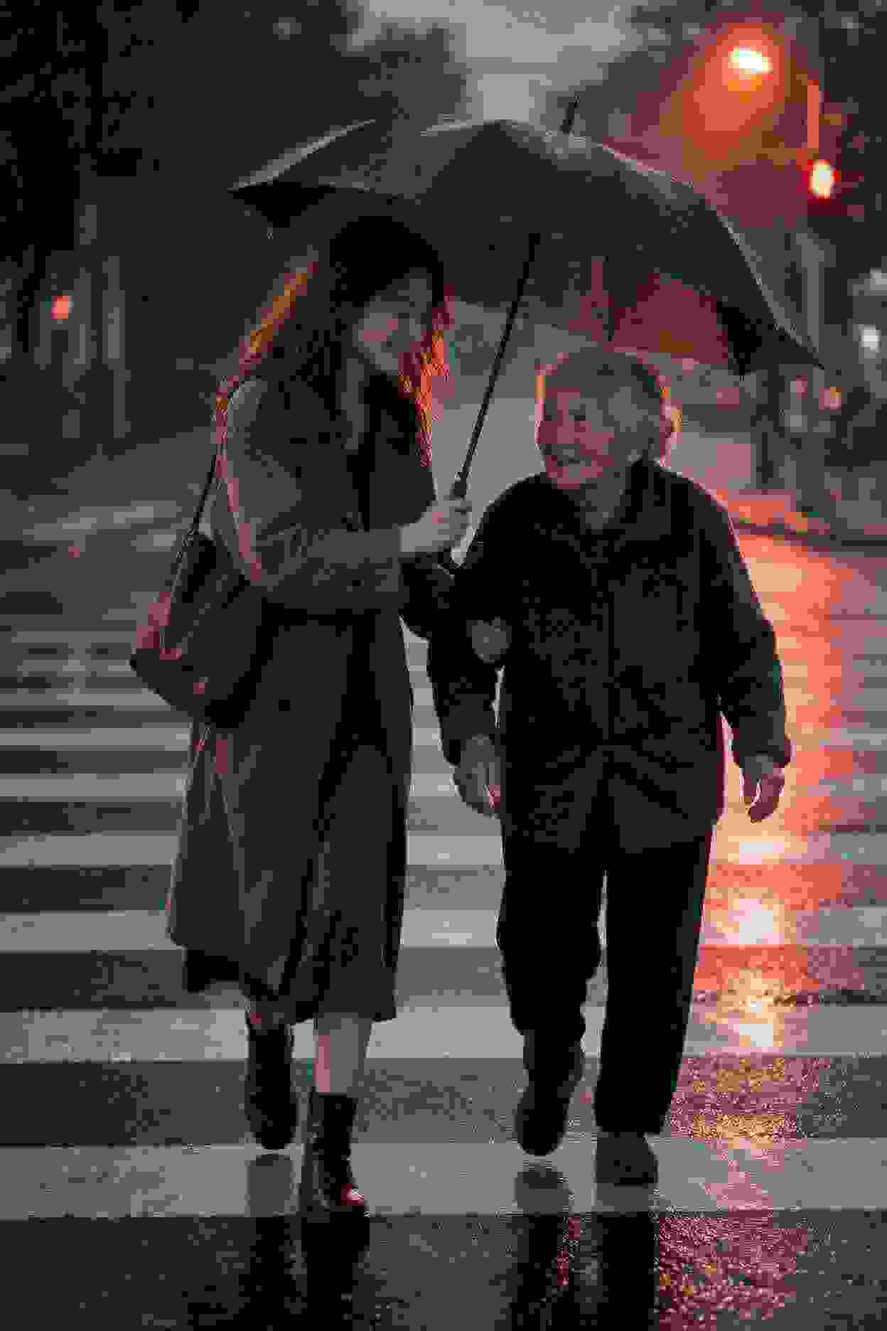 柜中美人